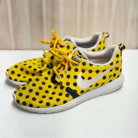 Nike Yellow and Black Dotted Sneakers - Picture 3 of 7